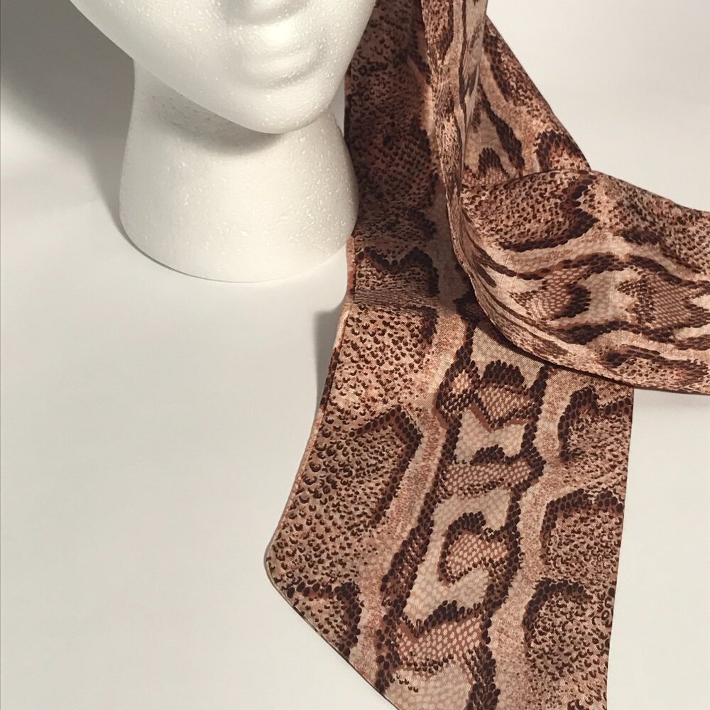 Long Vintage Python Snake Skin Patterned Head & N… - image 3